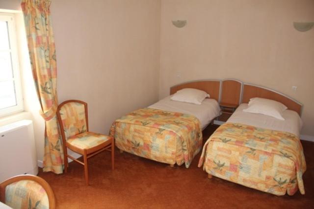 Logis Hotel De France Restaurant Le Lucullus Montmorillon Zimmer foto