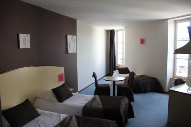Logis Hotel De France Restaurant Le Lucullus Montmorillon Zimmer foto